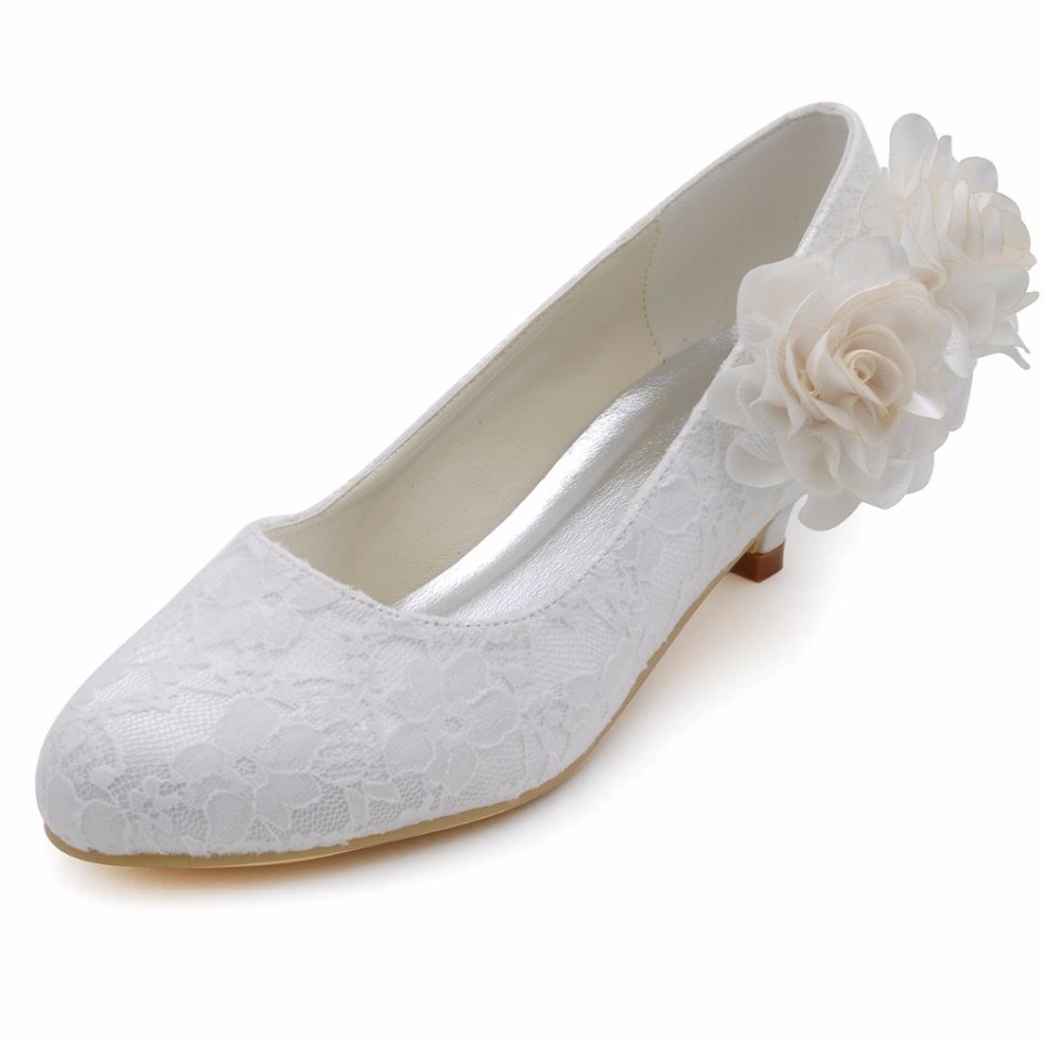 Свадебные туфли для невесты на низком каблуке