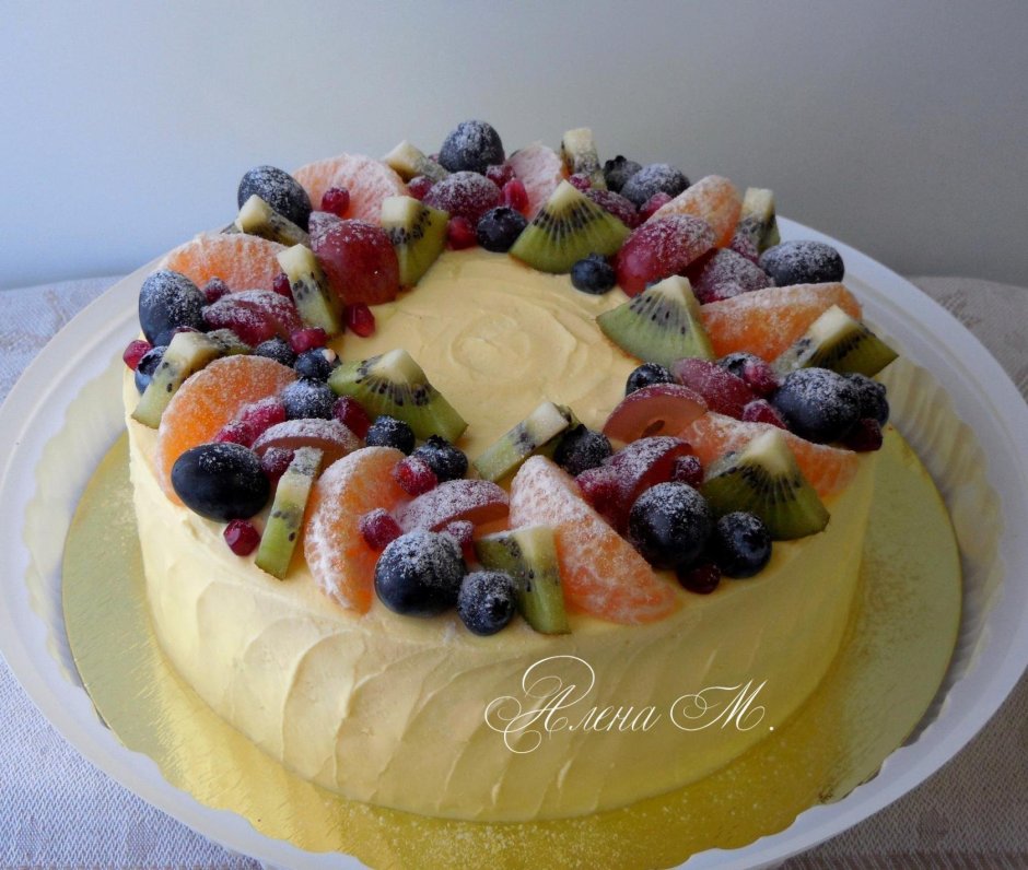 Торт бисквитный с творожным кремом и фруктами
