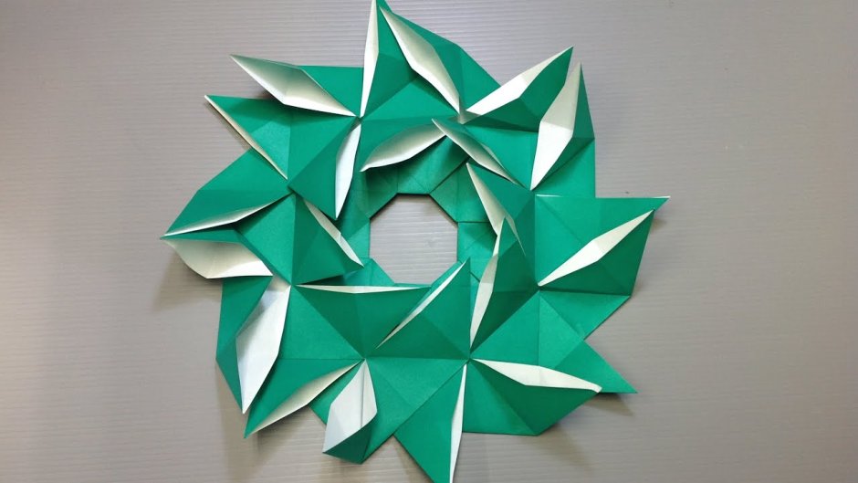 Модульное оригами новогодний венок новогодний