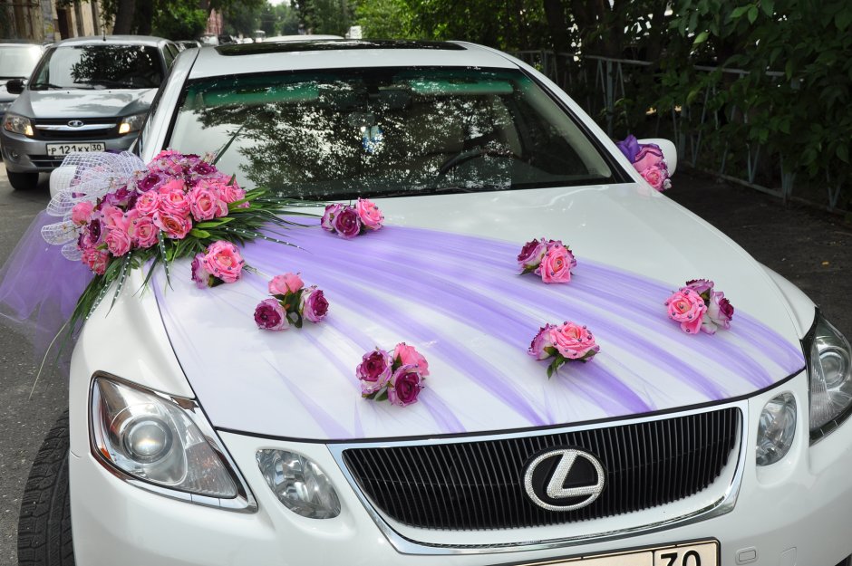 Свадебные машины в бумажные цветы