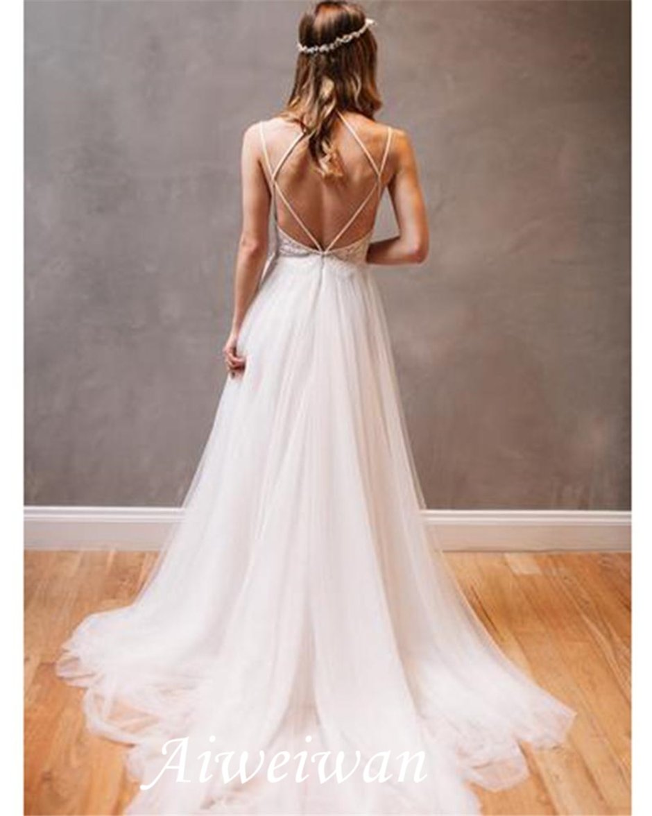 Короткое свадебное платье с открытой спиной