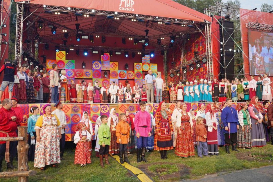 Фестиваль мир Сибири в Шушенском