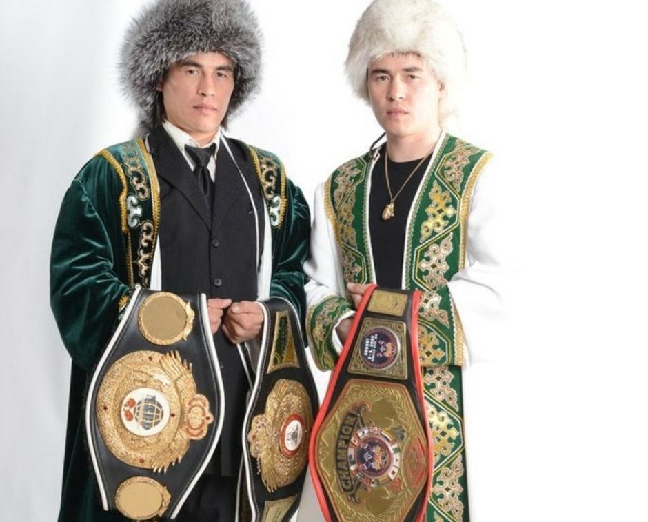 Свадьба казахов в национальной одежде