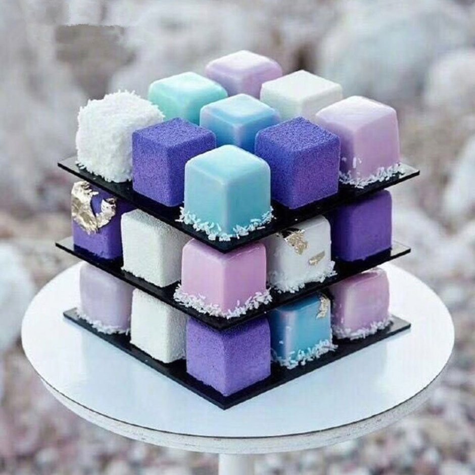 Торт кубиками фиолетовый
