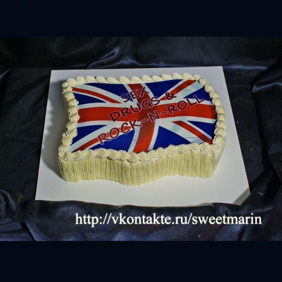 Торт в форме российского флага