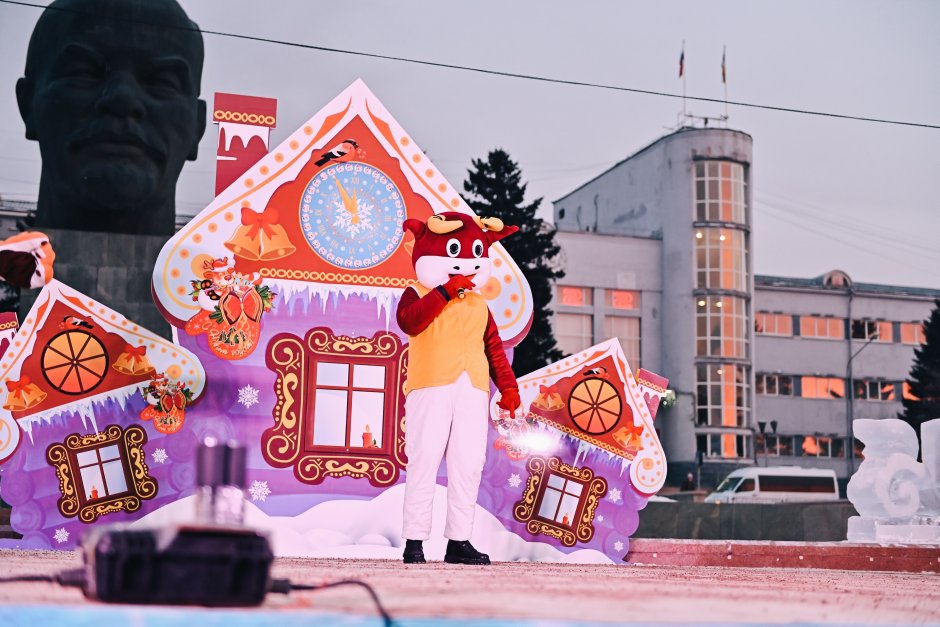 Елка на площади советов Улан-Удэ