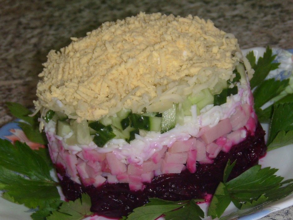Слоеный салат со свеклой