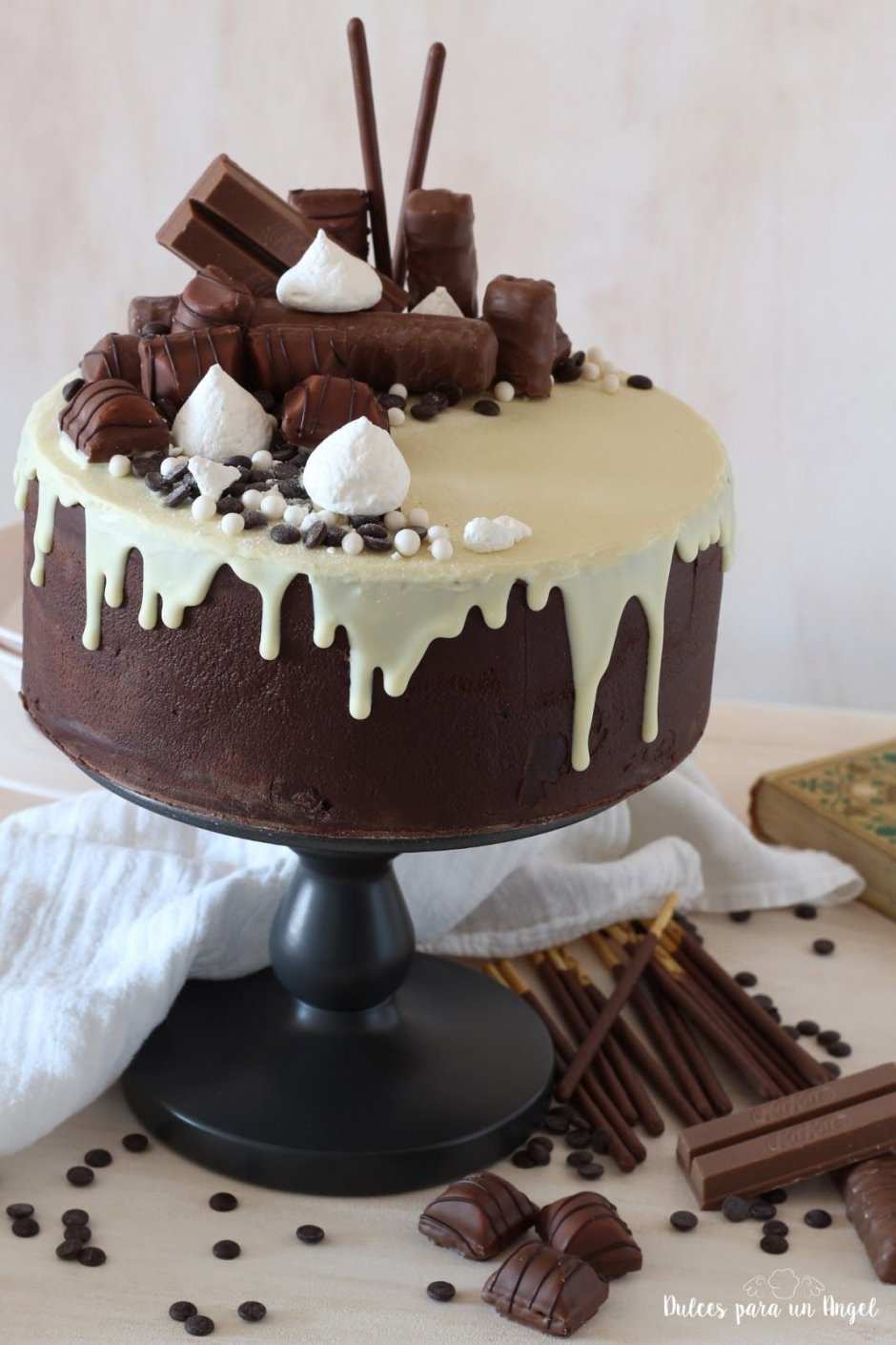 Торт декор с шоколадными фигурами
