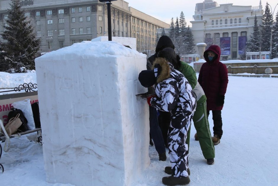 Новосибирск ледяные фигуры Первомайский сквер