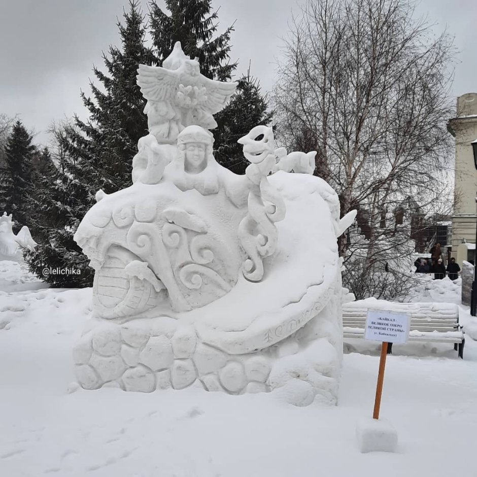 Скульптура из снега голова лидера фото