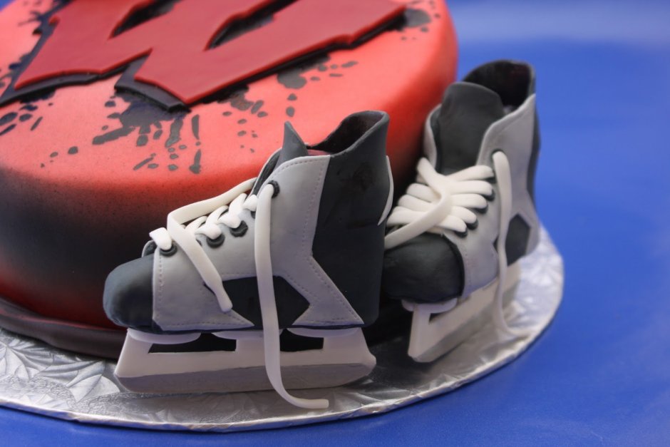 Торт шлем хоккеиста