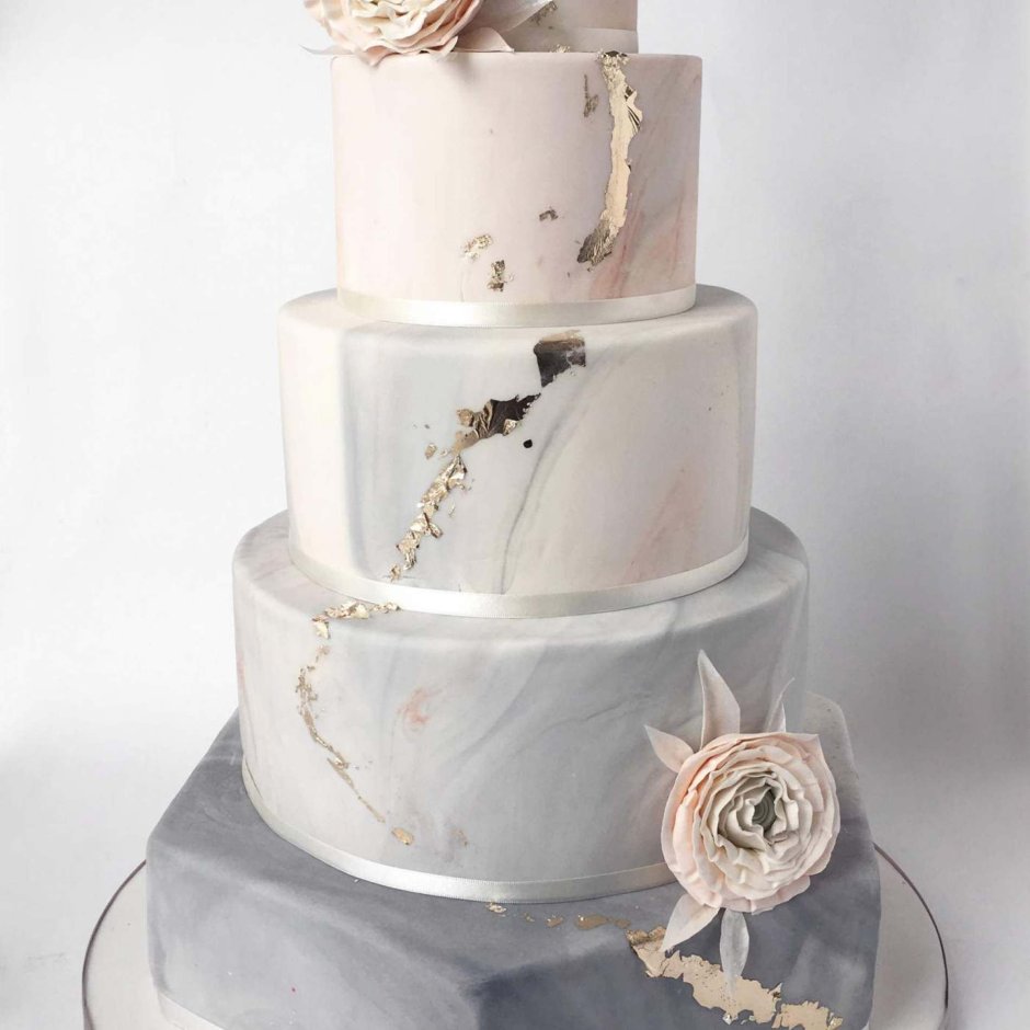 Свадебный торт с кристаллами