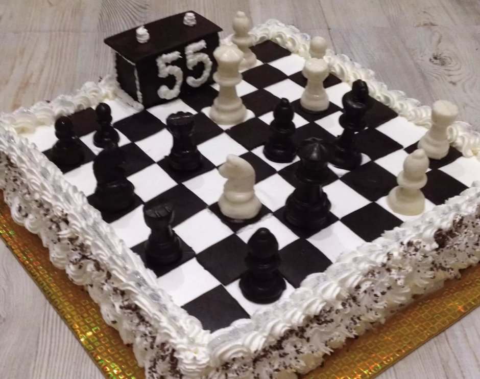Торт с шахматными фигурами
