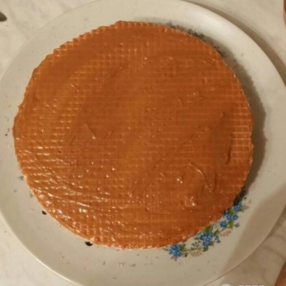 Торт из бисквитных коржей со сгущенкой