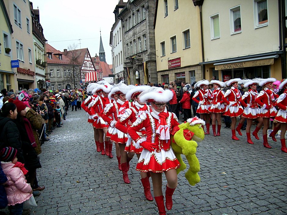 Карнавал Fasching в Германии шествие