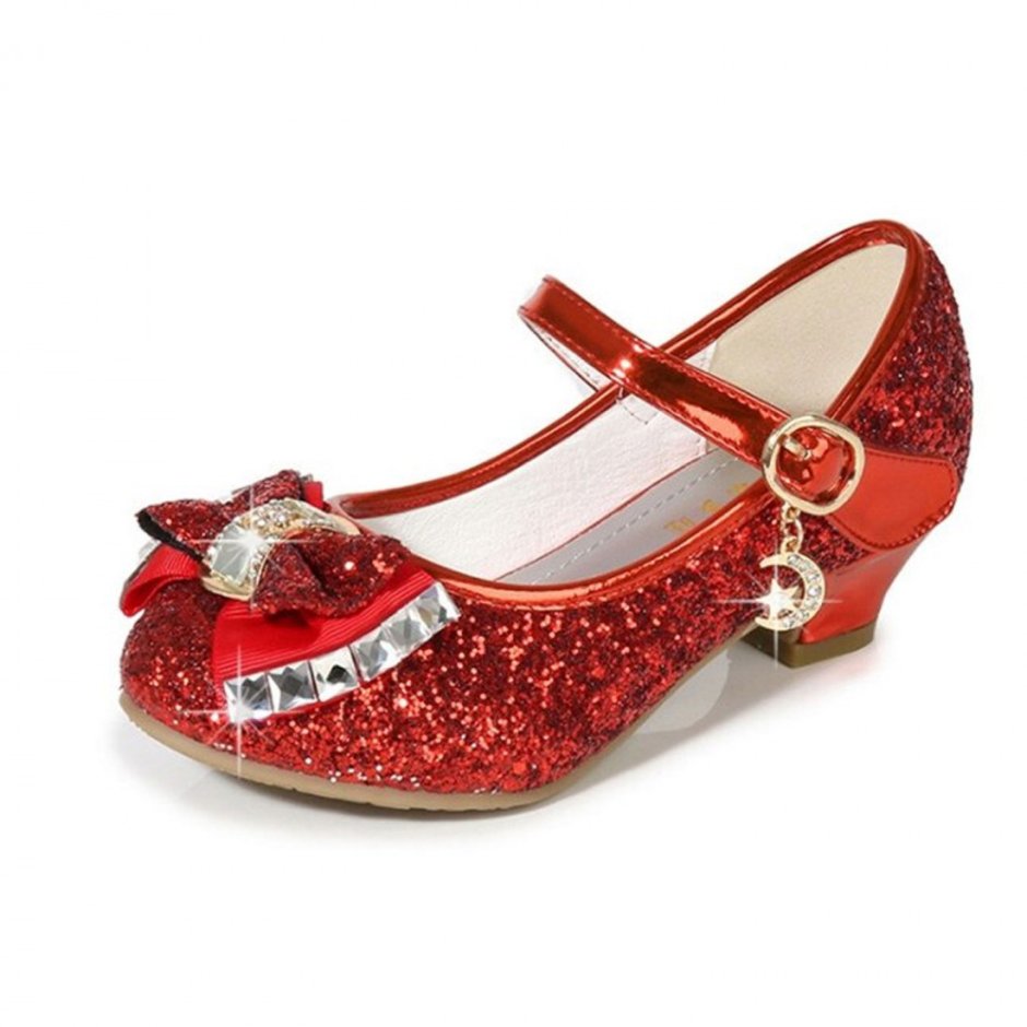 Красные туфли для девочки