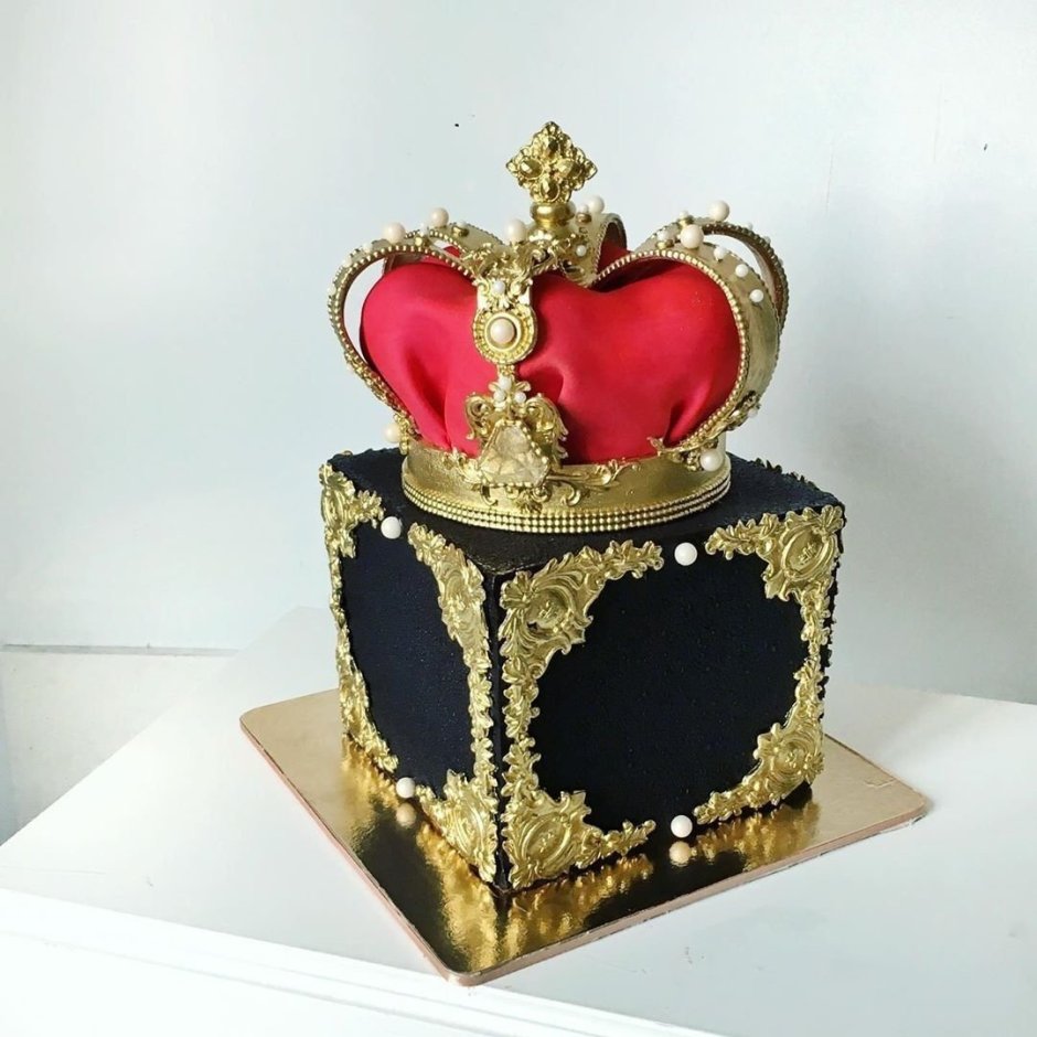 Торт с императорской короной