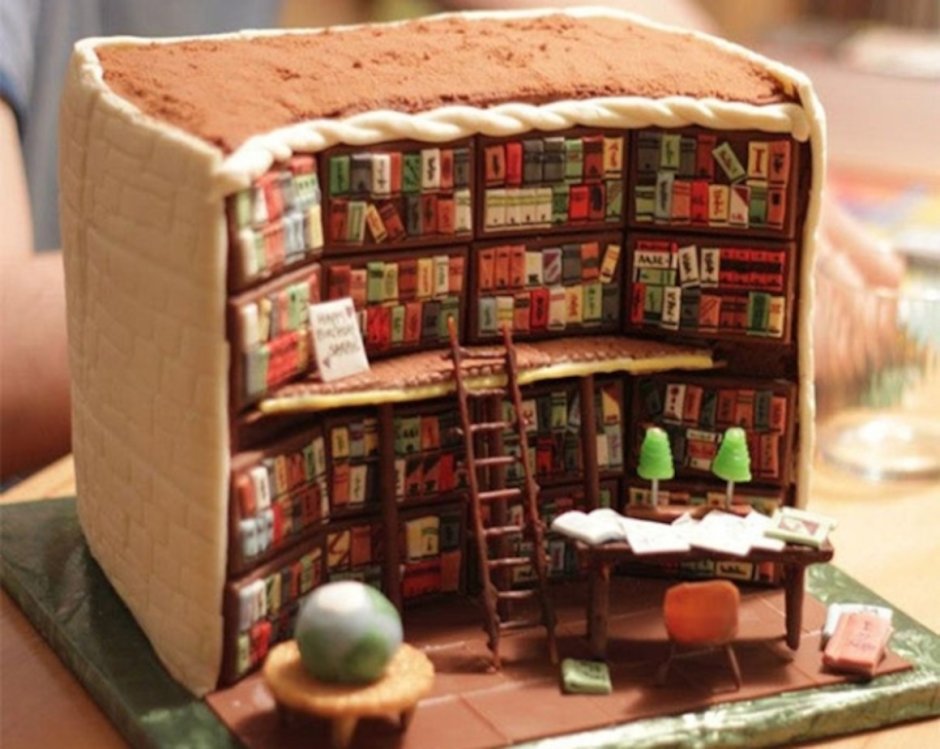 Торт в виде библиотеки
