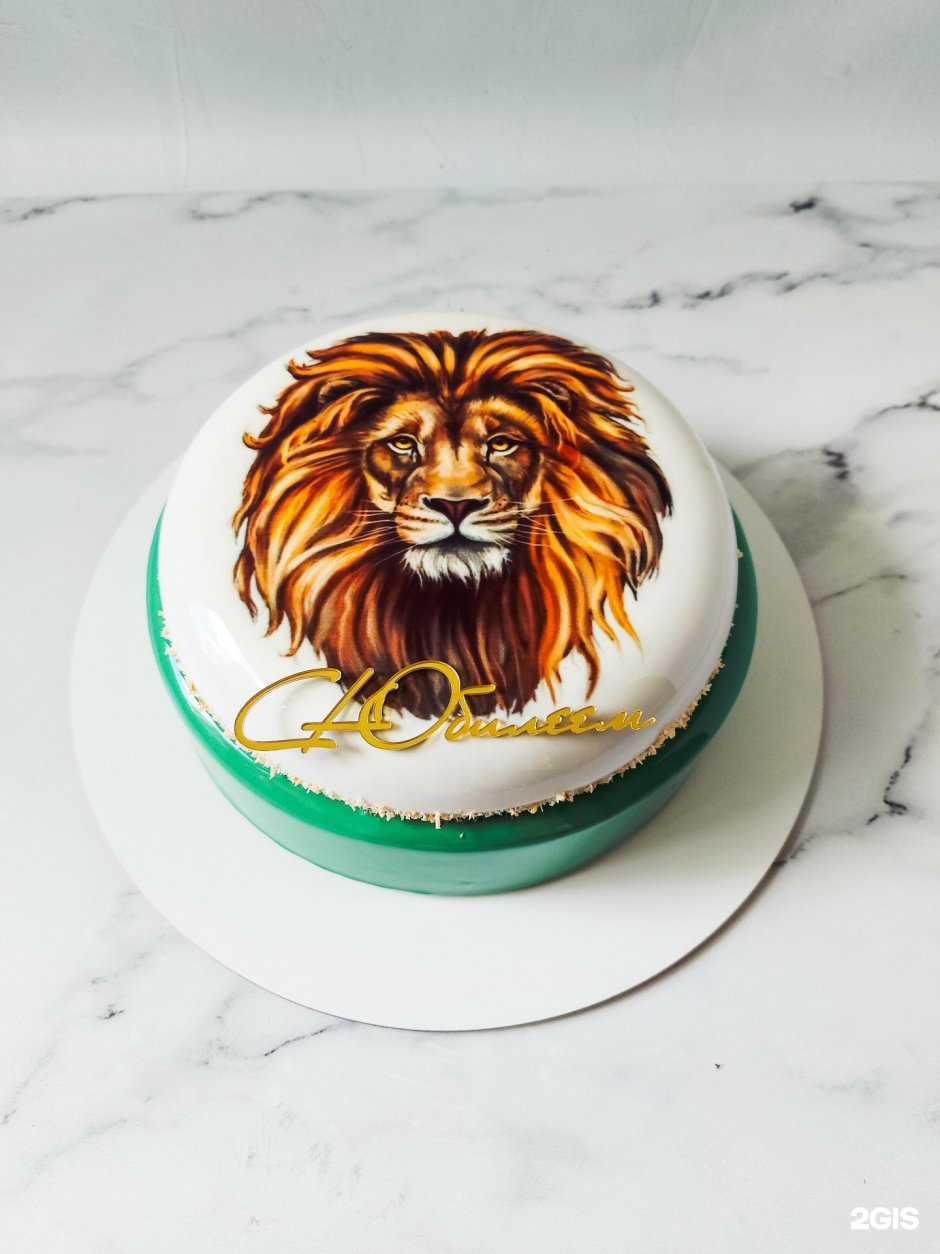 Торт со львом для мужчин и короной