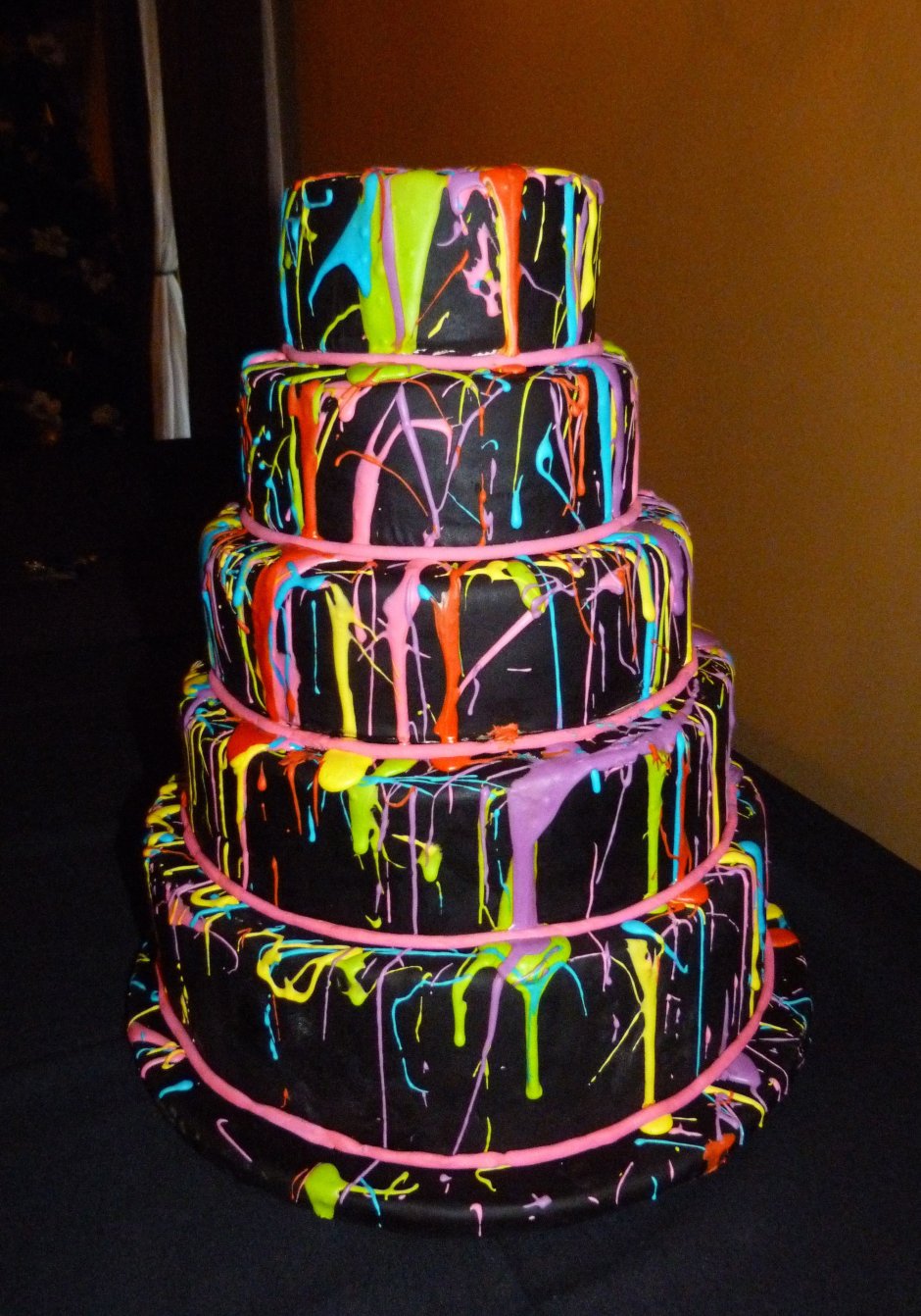 Торт неоновый на день рождения
