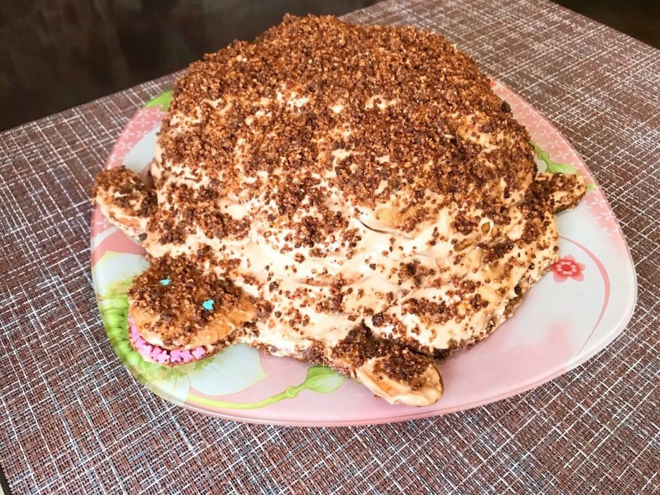 Украшение торта шоколадной паутинкой