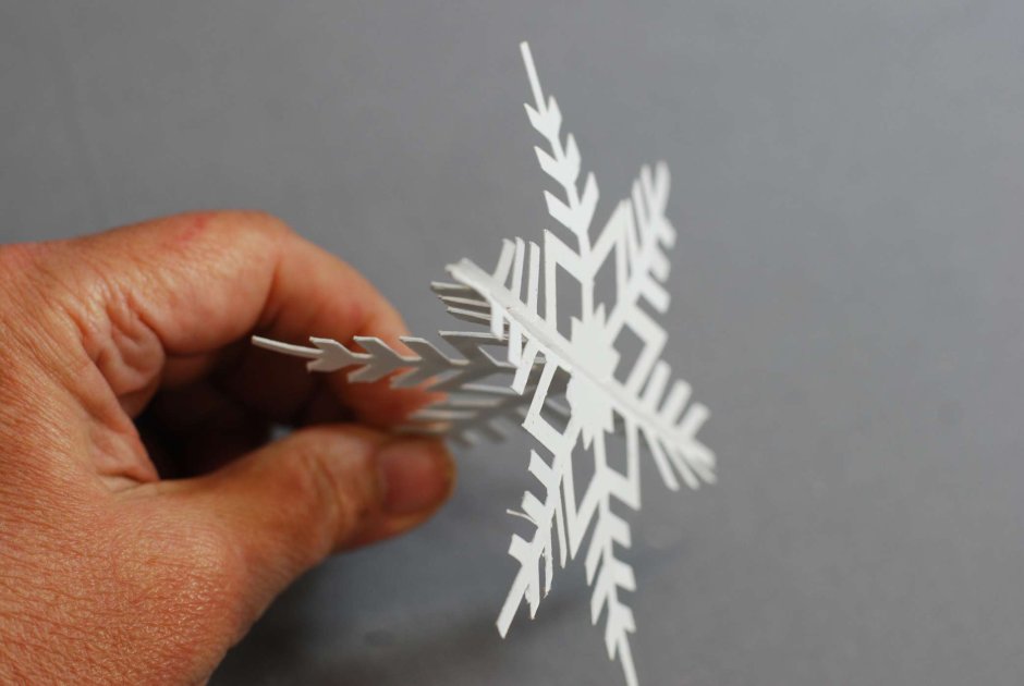 Объемные снежинки оригами