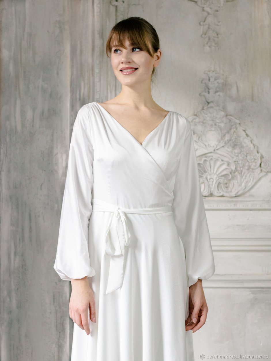 Белое шелковое платье