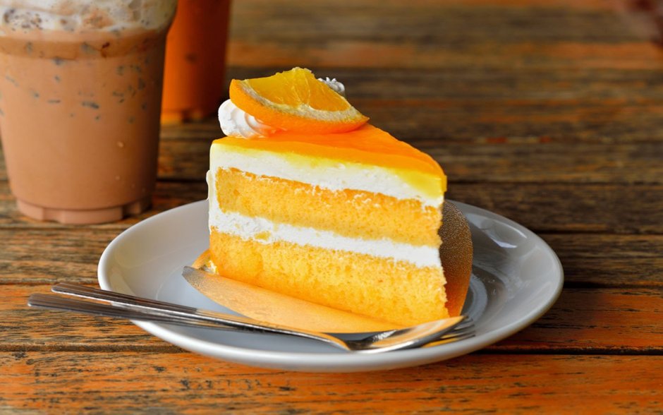 Кусок апельсинового торта