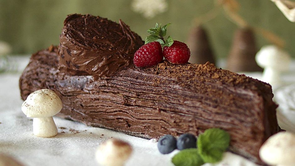Шоколадный бисквитный торт