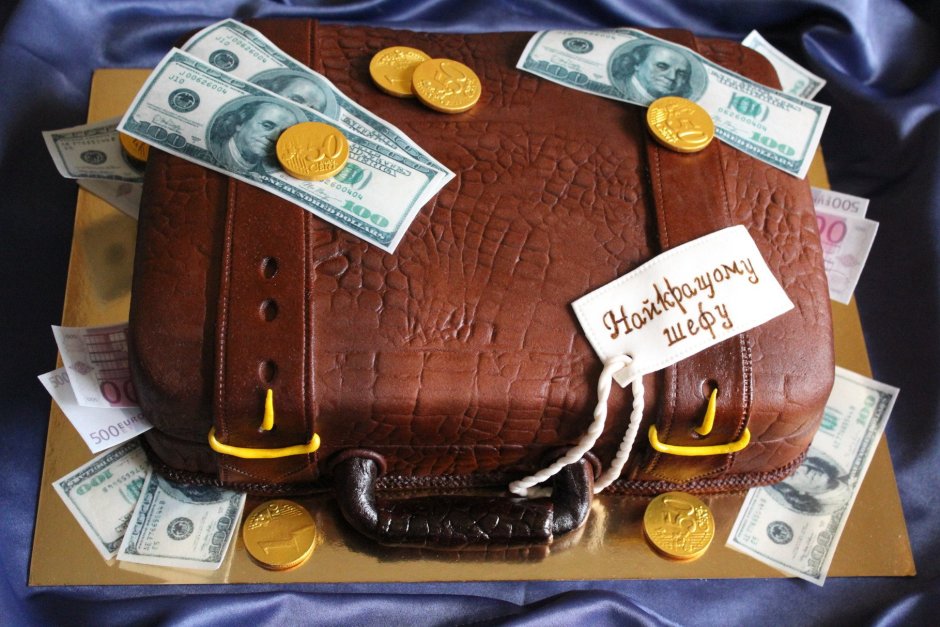 Торт чемодан с долларами