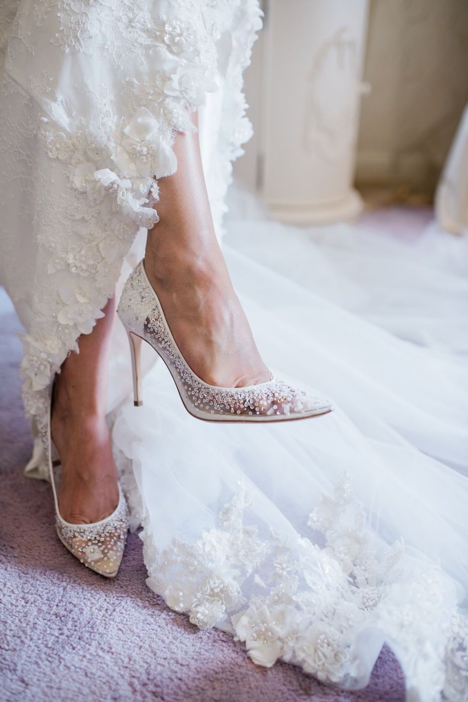 Бежевые туфли под свадебное платье