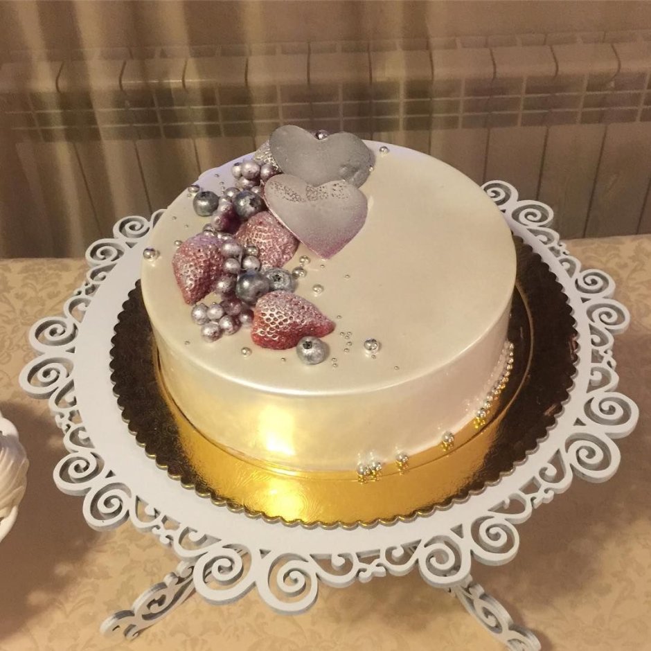 Маленький торт на серебряную свадьбу