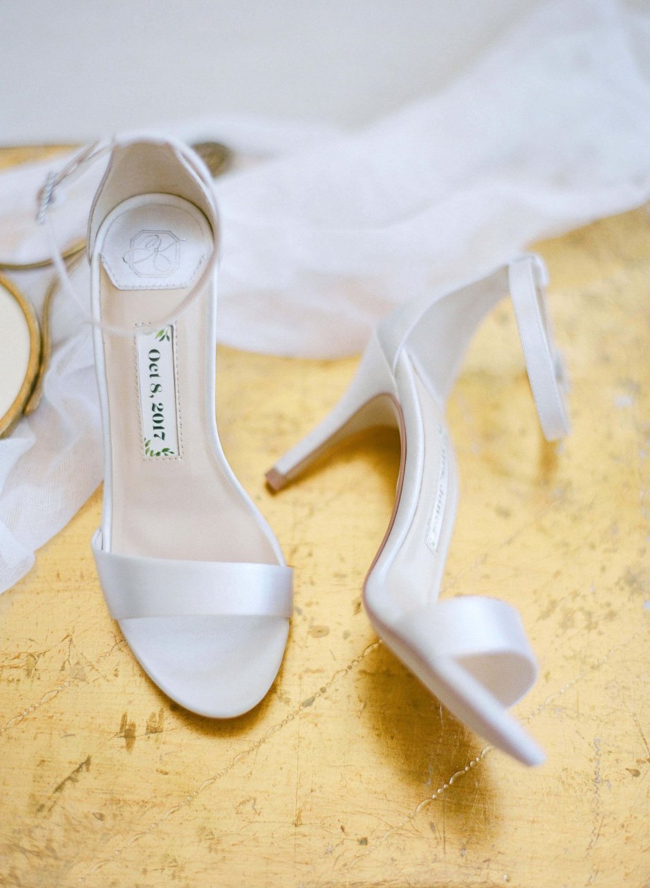 Белые босоножки на каблуке на свадьбу