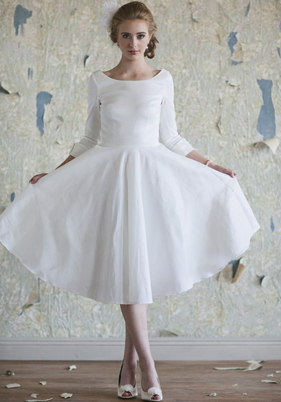 Белое пушистое платье