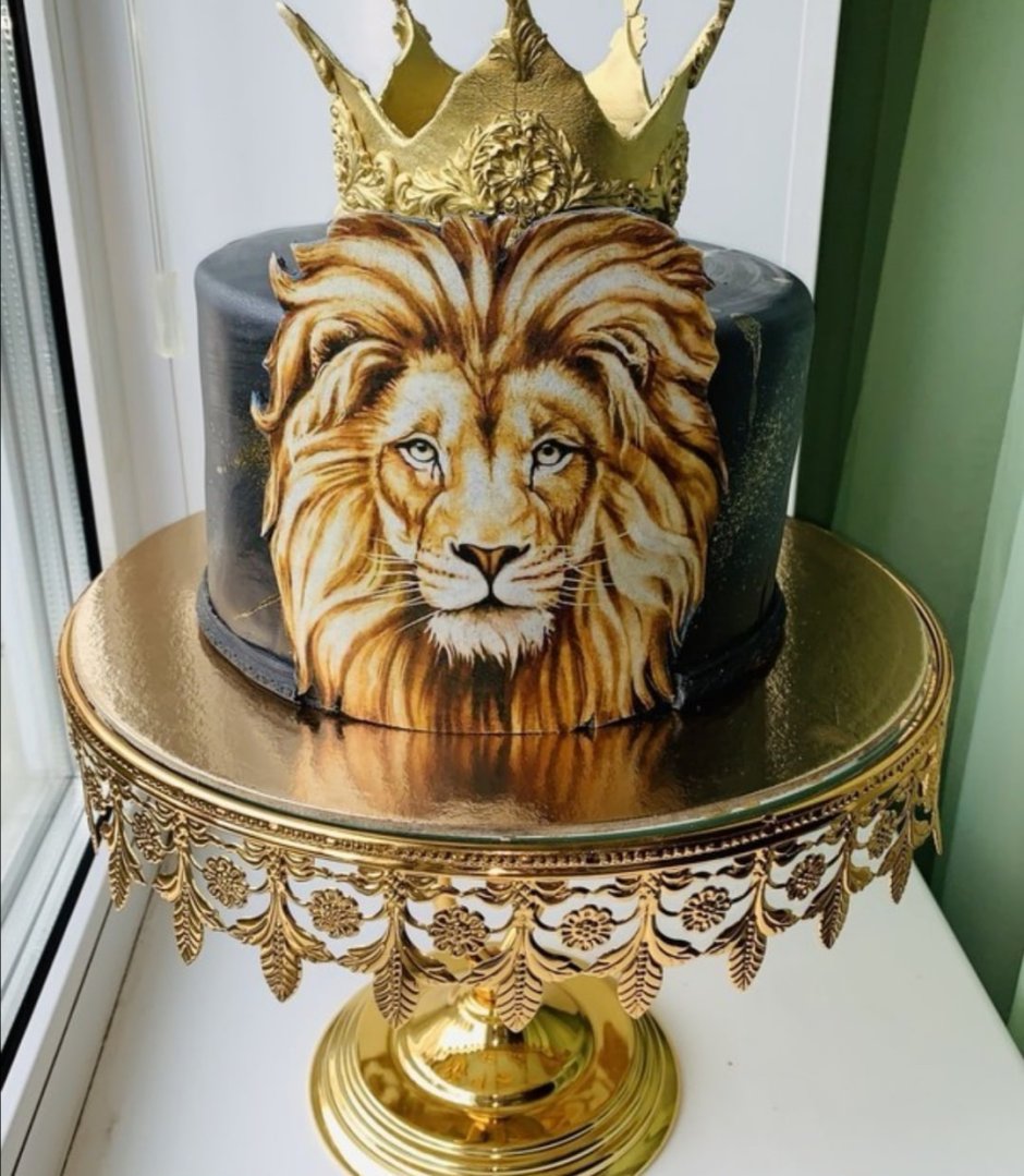 Торт со львом для мужчин и короной