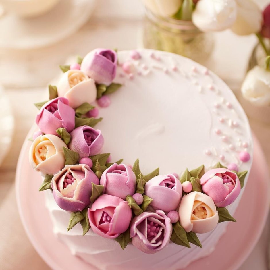 Торт корзинка с тюльпанами