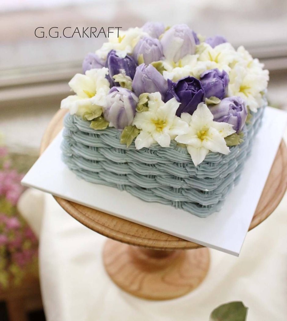 Свадебный торт с тюльпанами