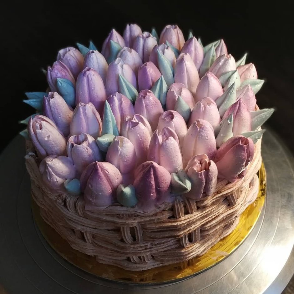 Торт с тюльпанами