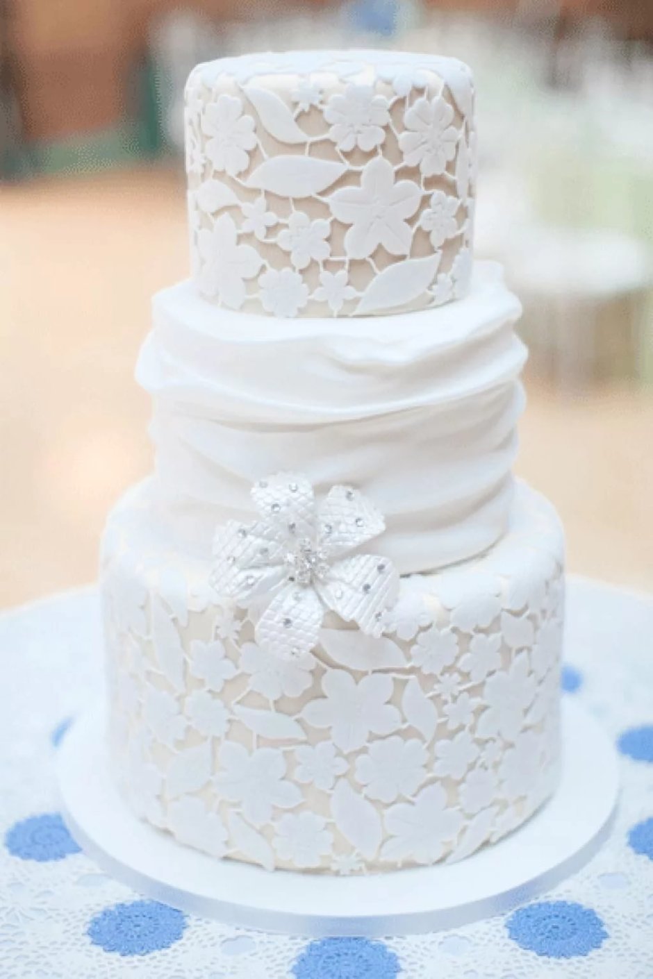 Свадебный торт с серебром