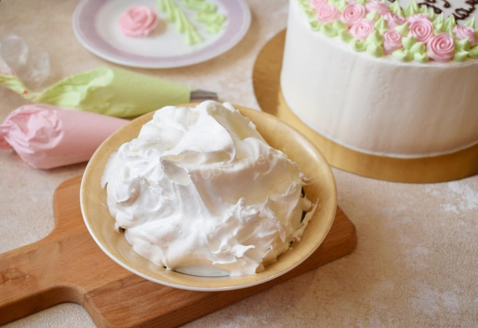 Украшение торта белково заварным кремом