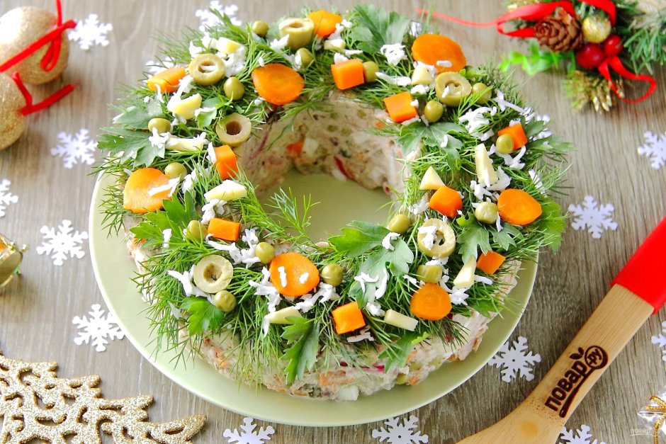 Оригинальное украшение салатов на новый год