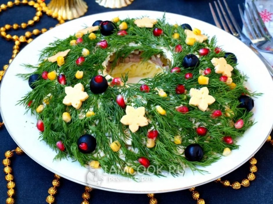 Новогодний салат "Рождественский венок" и "ёлочка"
