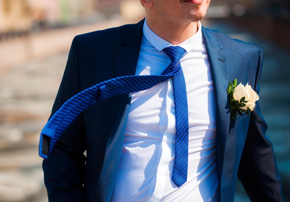 Свадебный костюм для жениха синий