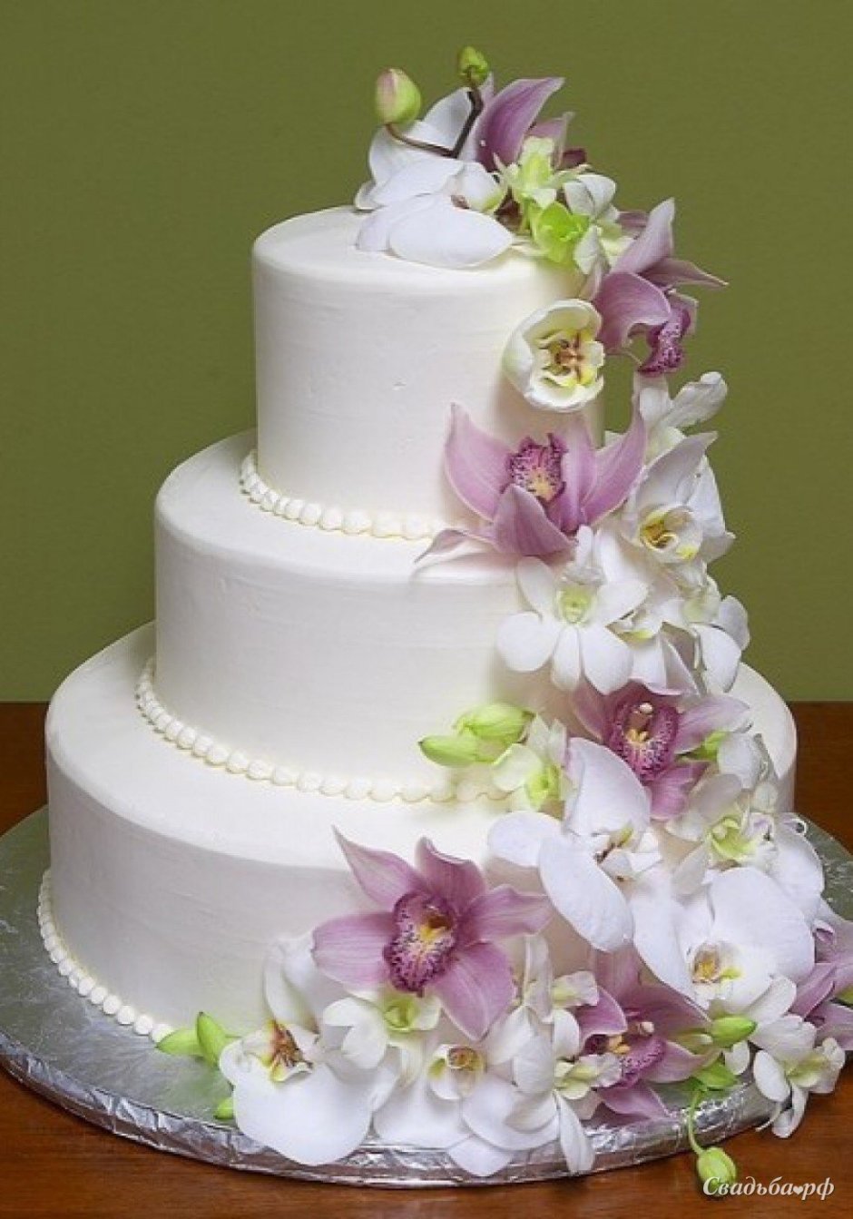 Трехъярусные Свадебные торты с розочками