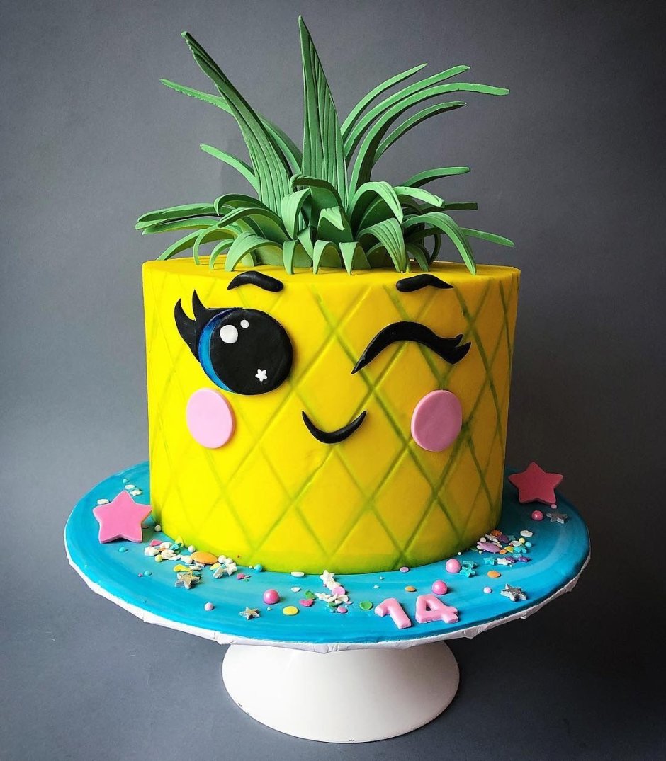 Реалистичный торт в виде ананаса