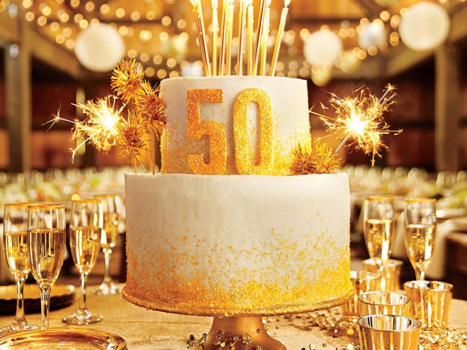 Торт со свечами 50 лет