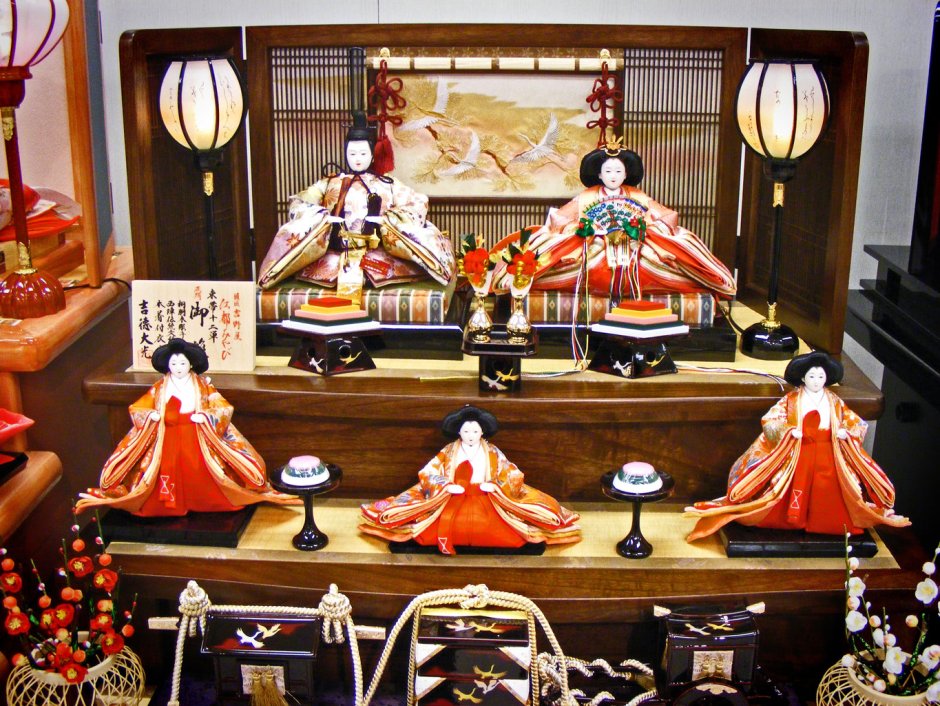 Японские традиционные куклы Хинамацури