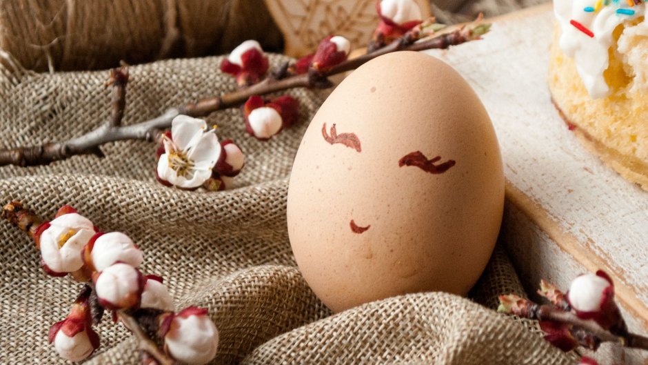Пасхальное яйцо в постели