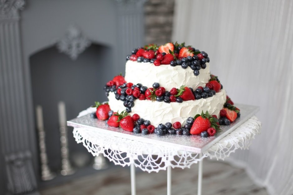 Свадебный торт двухъярусный