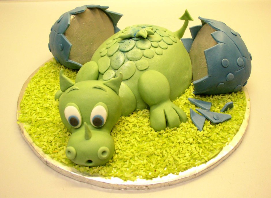 Торт в виде динозаврика